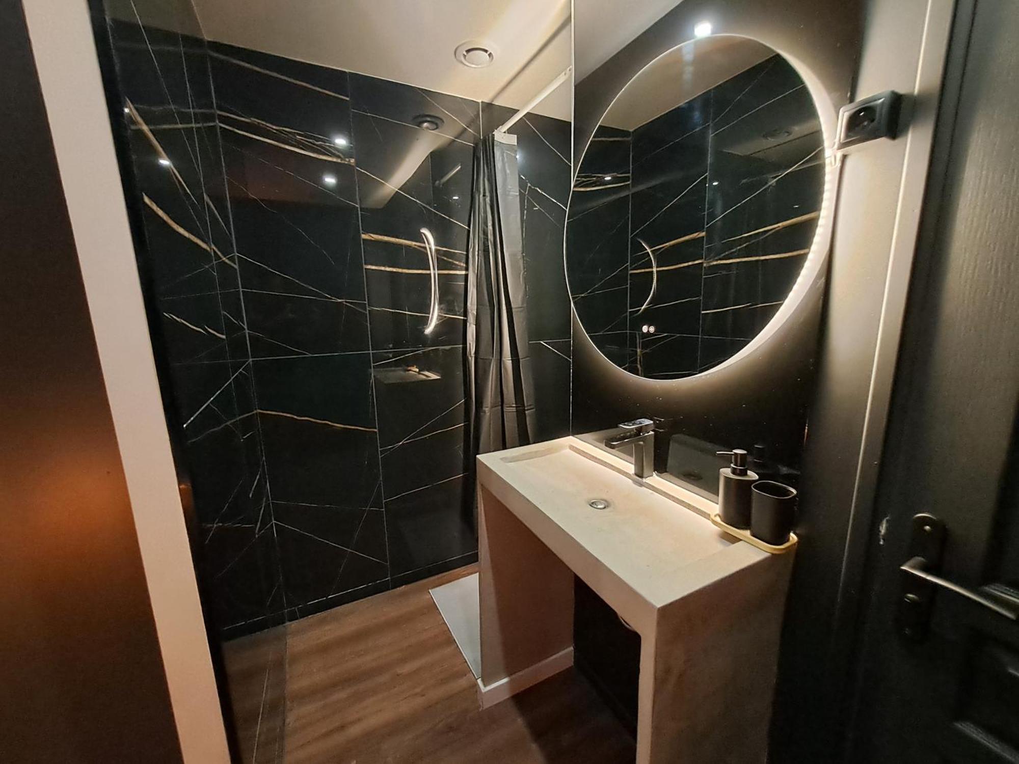 Belle Suite Metro 14 Paris Orly Exterior photo